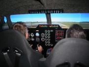 lidojuma simulācija pilota lomā
