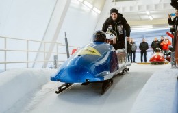 Bobslejs diviem Siguldas bobsleja trasē