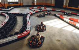 Brauciens ar lielo kartingu lielākajā kartinga hallē Latvijā