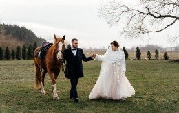 Романтическая прогулка на лошадях с фотосессией и пикником