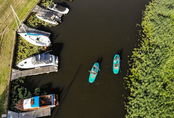 Mega SUP dēļa ģimenes piedzīvojums